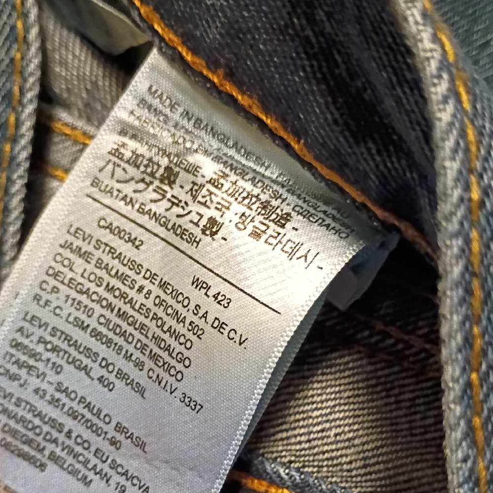 Levi's 505 Men's Straight Fit Denim Jeans (tag 36x36) NOW 35x34 - Picture 3 of 4